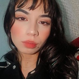 Model - KatherinJohns LATINA