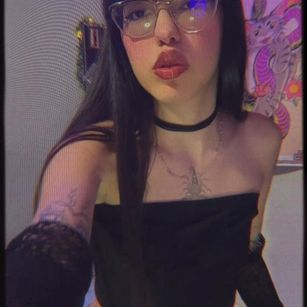 Model - Bad.Dixxxe Smoke