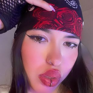 Model - Bad.Dixxxe Smoke