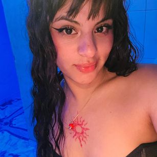 Model - Olivia natural