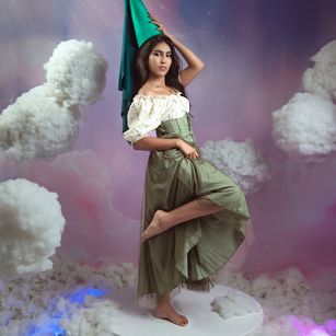 Model - Luciana longlegs