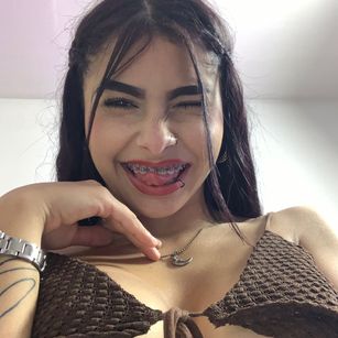 Model - Kim Luna toys