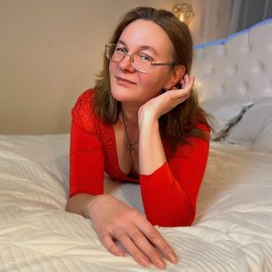 Model - HolyMilfa natural