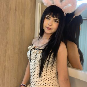 Model - Minjo Dilucas blowjob