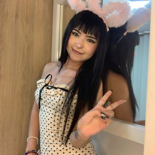 Model - Minjo Dilucas masturbaton