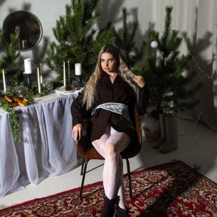 Model - Erika masturbation