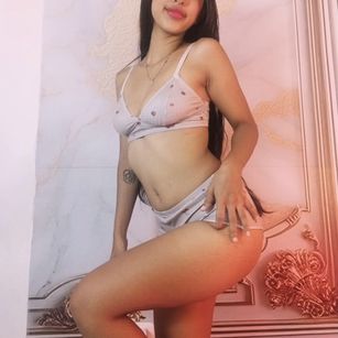 Model - Lally deepthroat