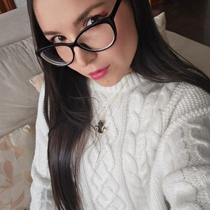 Model - VioletteStarr heels