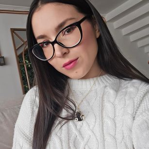 Model - VioletteStarr pantyhose