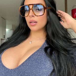 Model - Antonella Blake latina