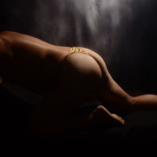 Model - CaryGranite thongs