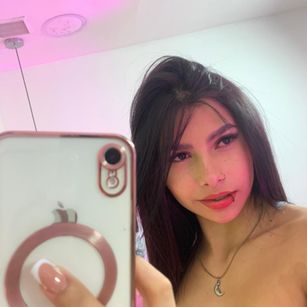 Model - Kim Luna blowjob