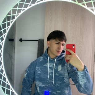 Model - Bayron young