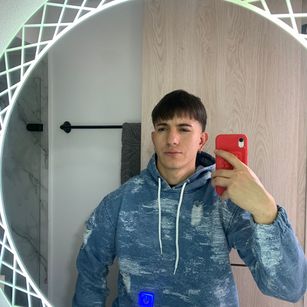 Model - Bayron hairy