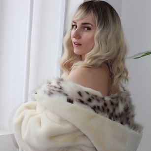 Model - MilenaBrooks heels