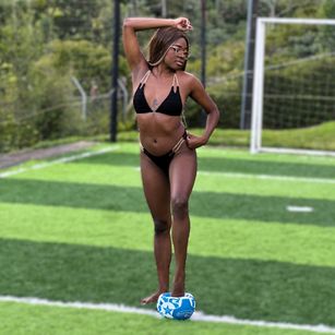 Model - Taylor Vidal anal