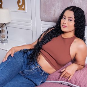 Model - MaddieFord feet