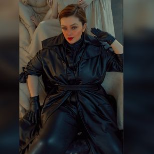 Model - DominatrixEternameUK phone