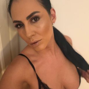 Model - XxMarina striptease