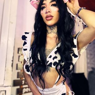 Model - Mariana preciado lovense