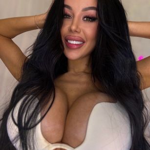 Model - kimberry bigass