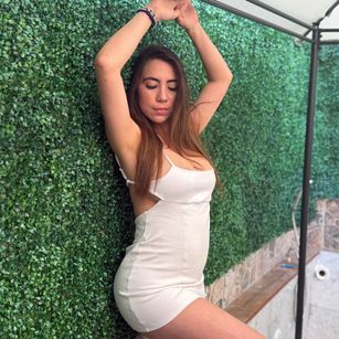 Model - Freyaravenwo milk