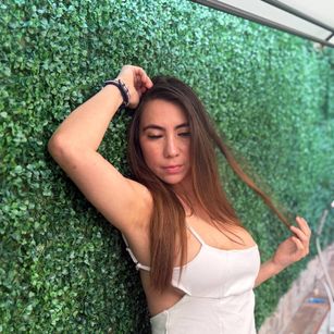 Model - Freyaravenwo singlewoman