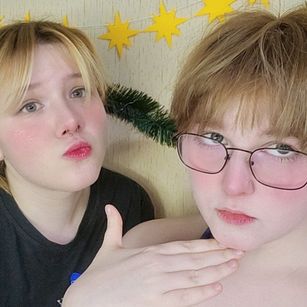 Model - sweetpussies teen