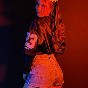 Model - Lizzie pussy