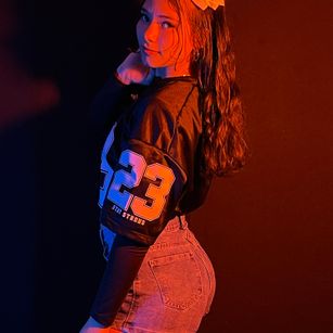 Model - Lizzie blowjob