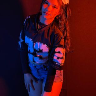 Model - Lizzie masturbation