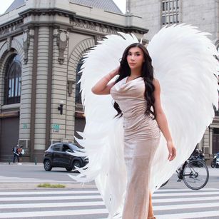 Model - Laura Candice gay