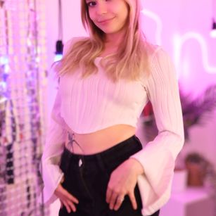 Model - LucyLoy english