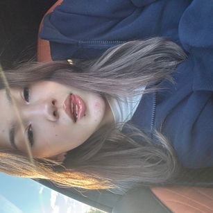 Model - lilXdomii flirting