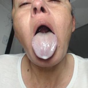 Model - ALEXAN CUMSQUIRT