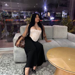 Model - AlexaRiios latina