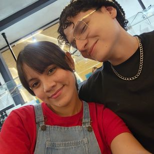 Model - Emily_and_Zac latin