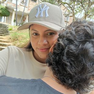 Model - Emily_and_Zac couple