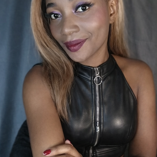 Model - MissSophia ebony