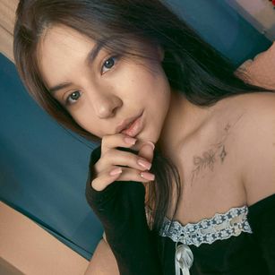 Model - Jenna squirt