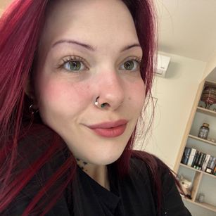 Model - Vera Ripe feet