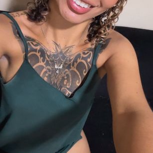 Model - SilvanaOwen FEET