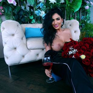 Model - DenniseTaylor heels