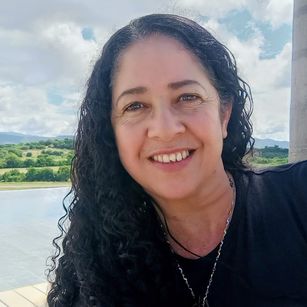 Model - AdeleSmithh dildo