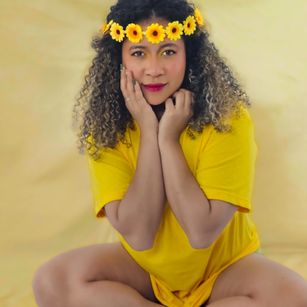 Model - Kenia Thompson curvy