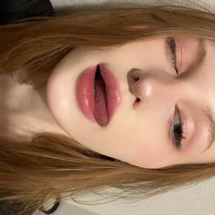 Model - LuxXAngel boobs