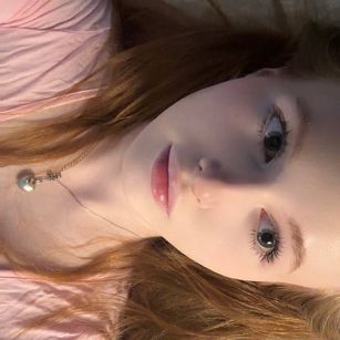 Model - LuxXAngel striptease