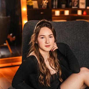 Model - Sindie curvy