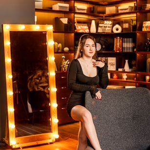 Model - Sindie skinny