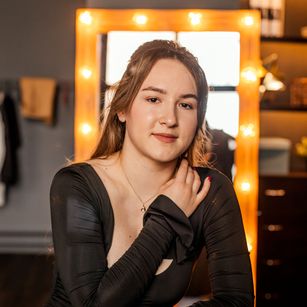 Model - Alex sindie footfetish